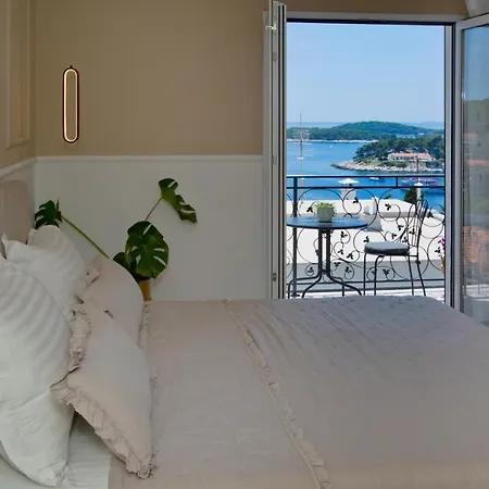 Milton Luxe Hvar *