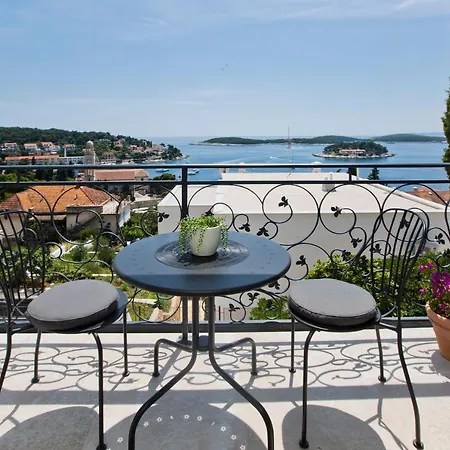 Milton Luxe Hvar