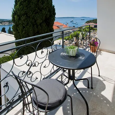 Milton Luxe Hvar * Хвар